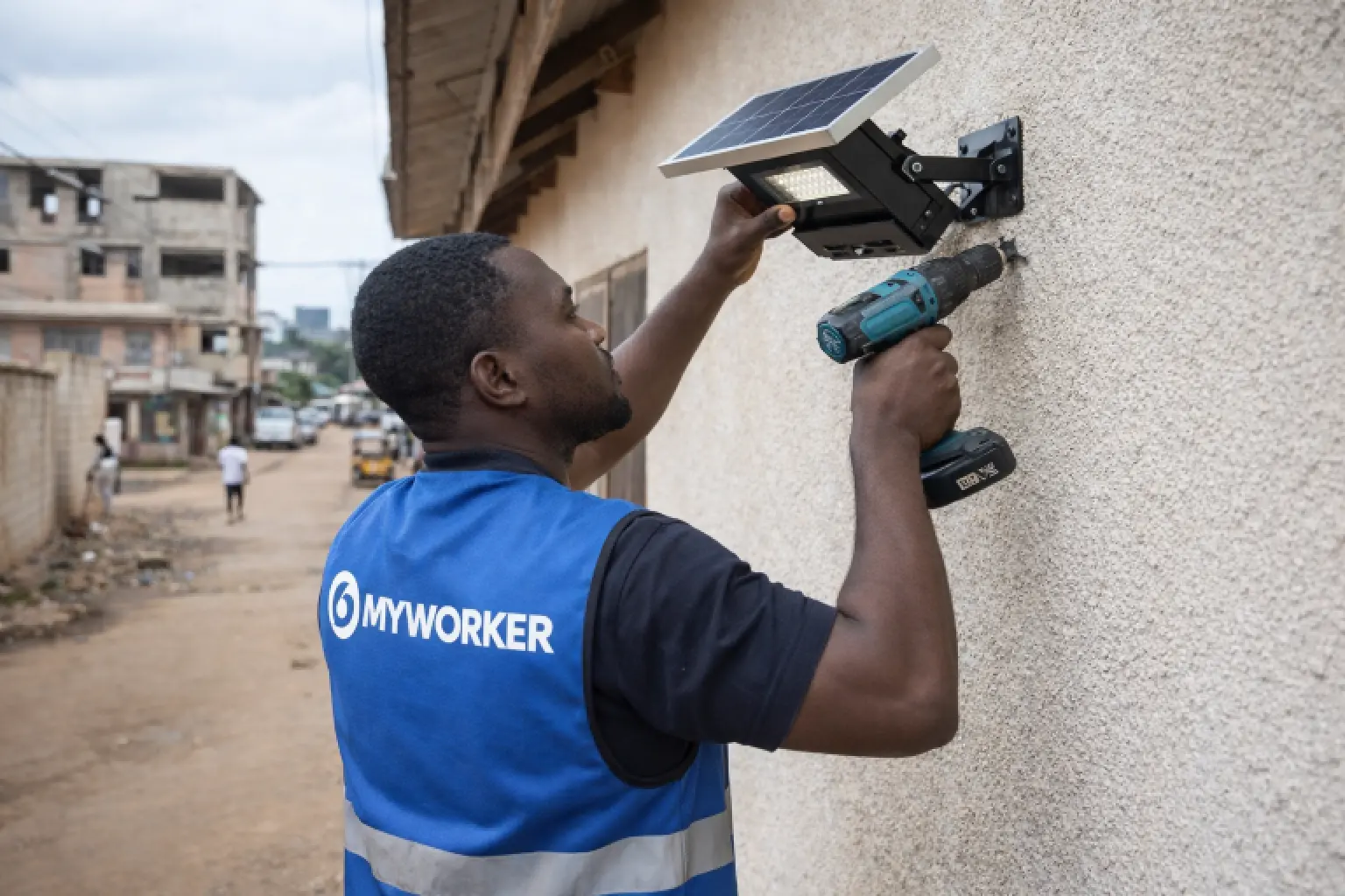Installation projecteurs solaires